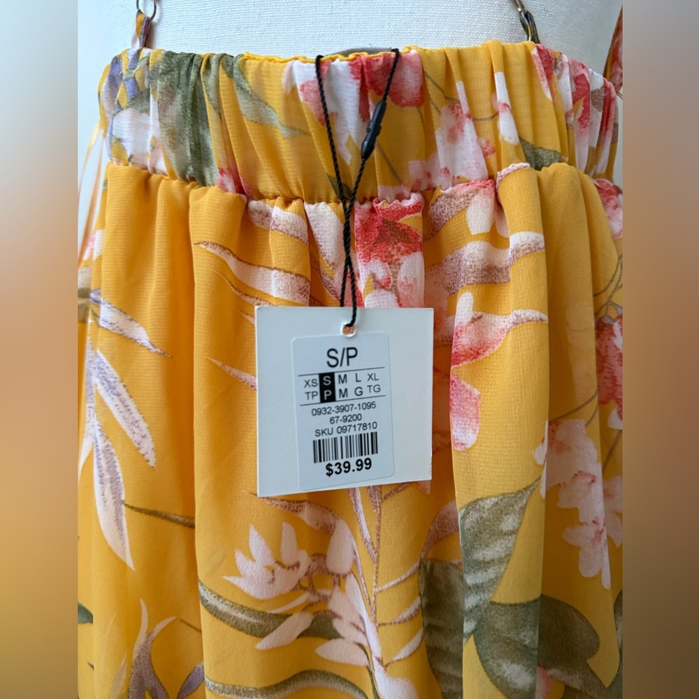 Revamped Yellow Floral V-Neck Maxi Dress - Picture 6 of 6